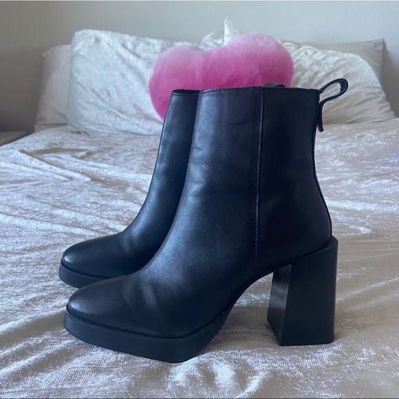 Black platform boots - Picture 1 of 9